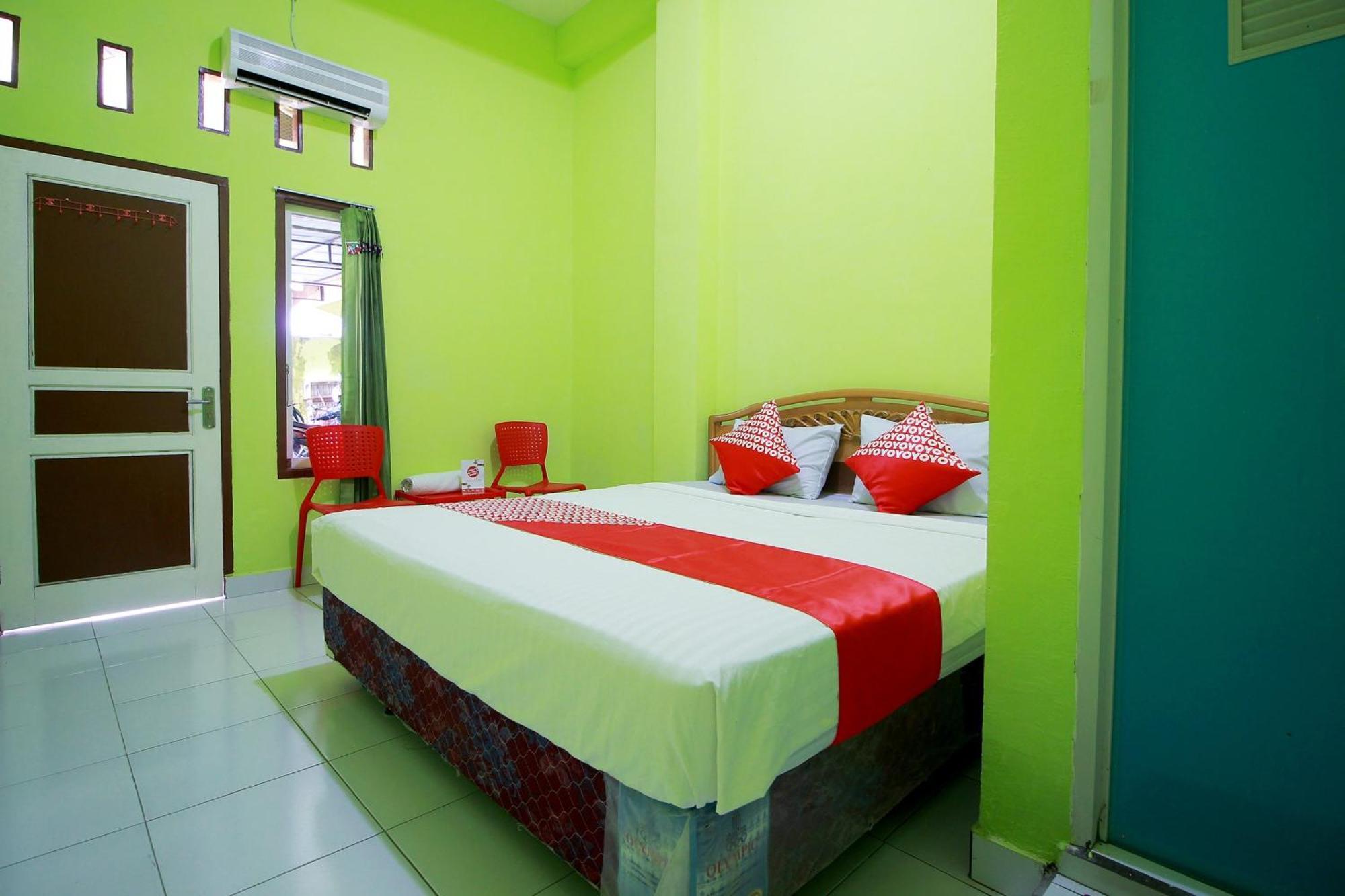 Oyo 2585 Sherren Guest House Lubuklinggau Экстерьер фото