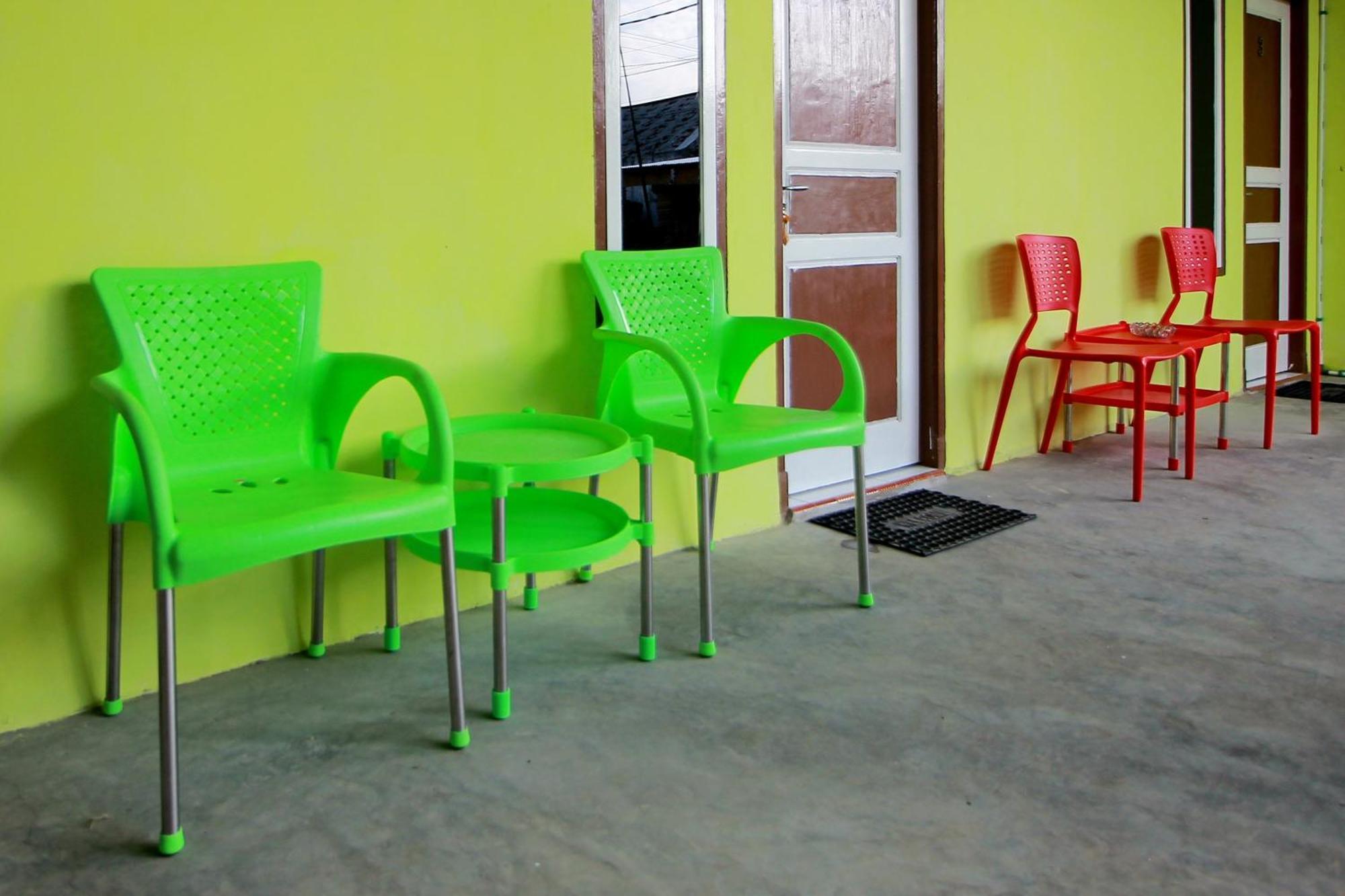 Oyo 2585 Sherren Guest House Lubuklinggau Экстерьер фото