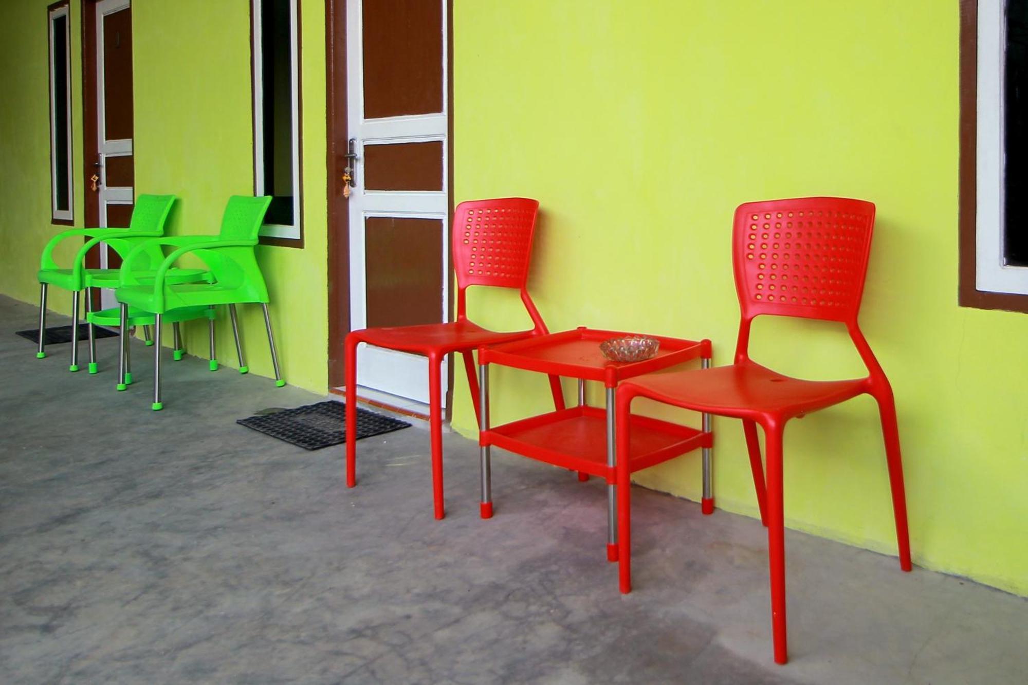 Oyo 2585 Sherren Guest House Lubuklinggau Экстерьер фото