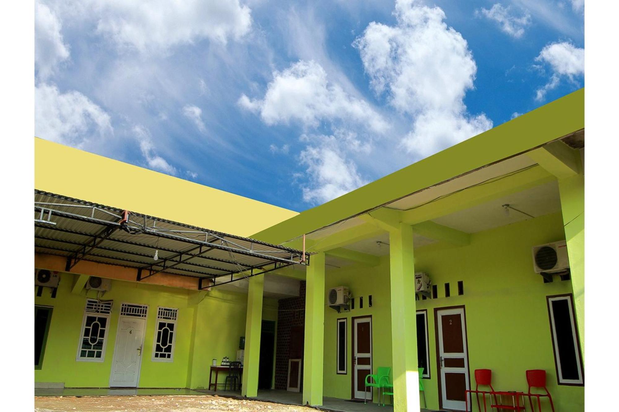 Oyo 2585 Sherren Guest House Lubuklinggau Экстерьер фото